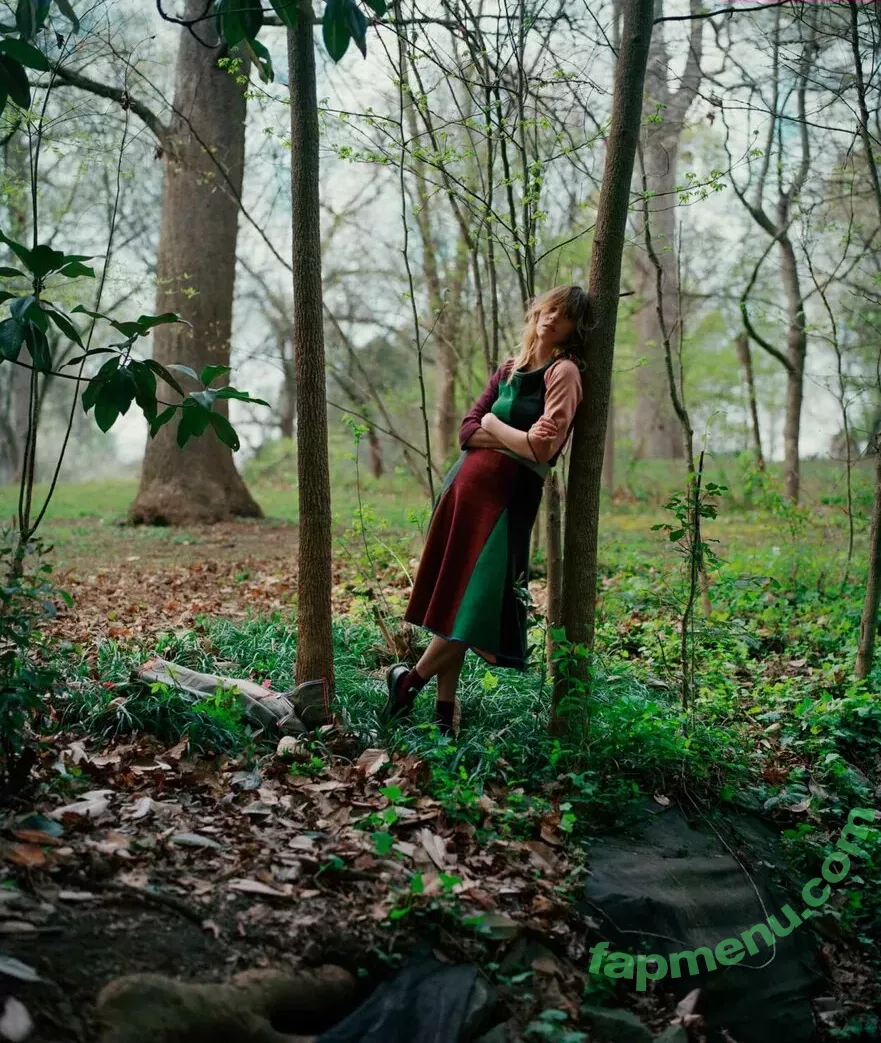 Maya Hawke nude photo #0437 (maya_hawke / neohawk2)