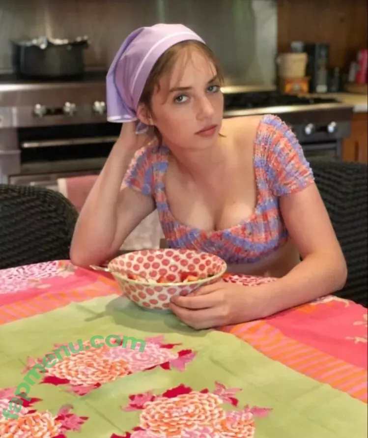 Maya Hawke nude photo #0447 (maya_hawke / neohawk2)