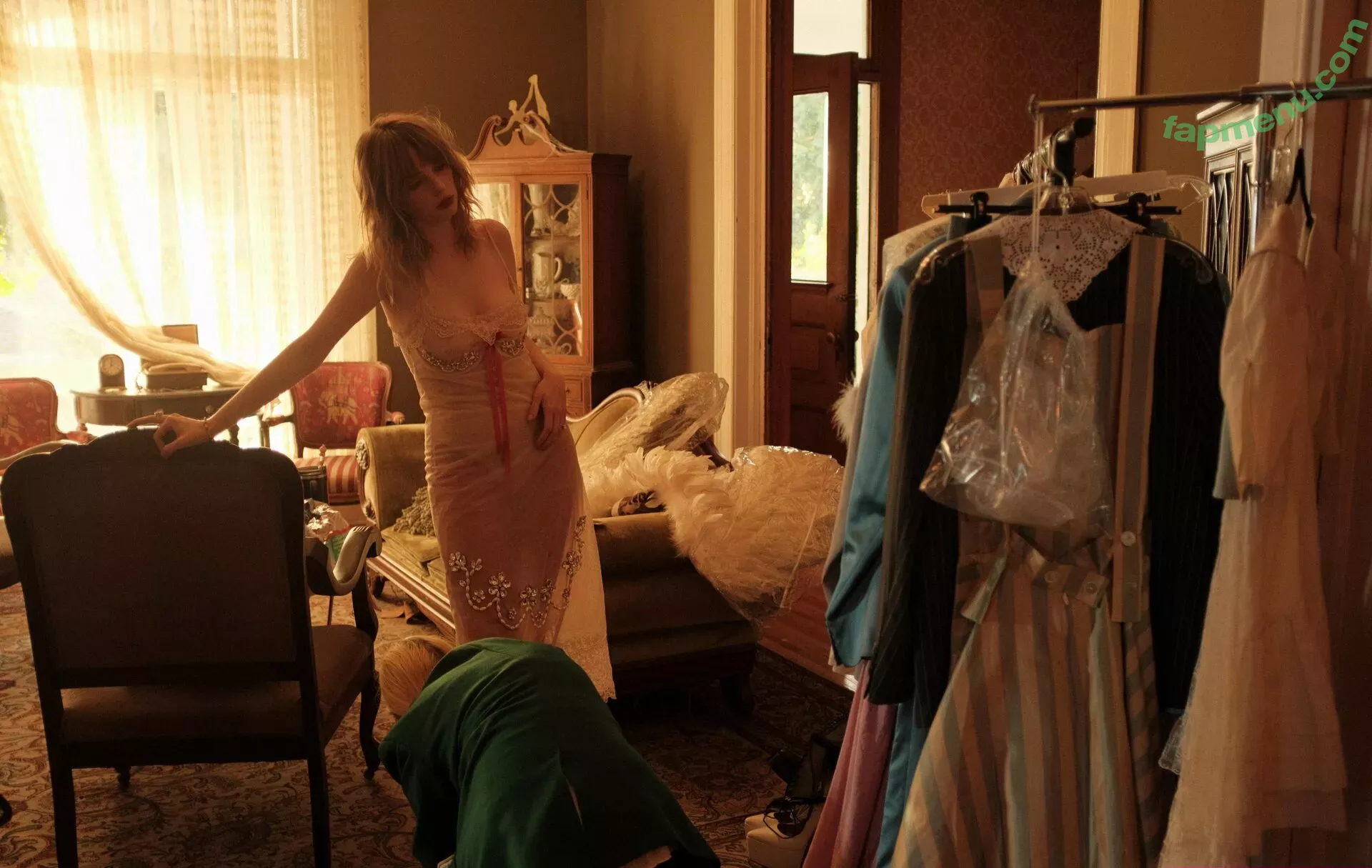 Maya Hawke nude photo #0461 (maya_hawke / neohawk2)