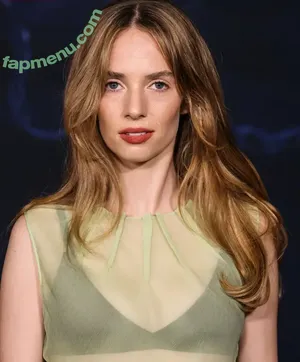 Maya Hawke / maya_hawke / neohawk2 nude photo #1110