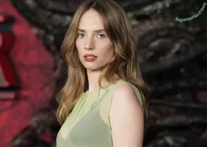 Maya Hawke / maya_hawke / neohawk2 nude photo #1144