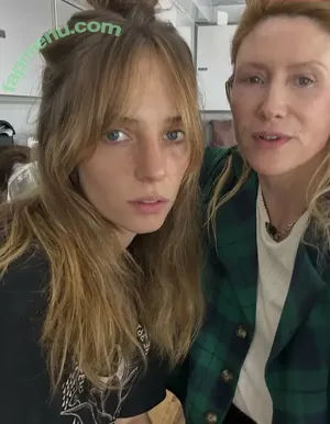 Maya Hawke / maya_hawke / neohawk2 nude photo #1255