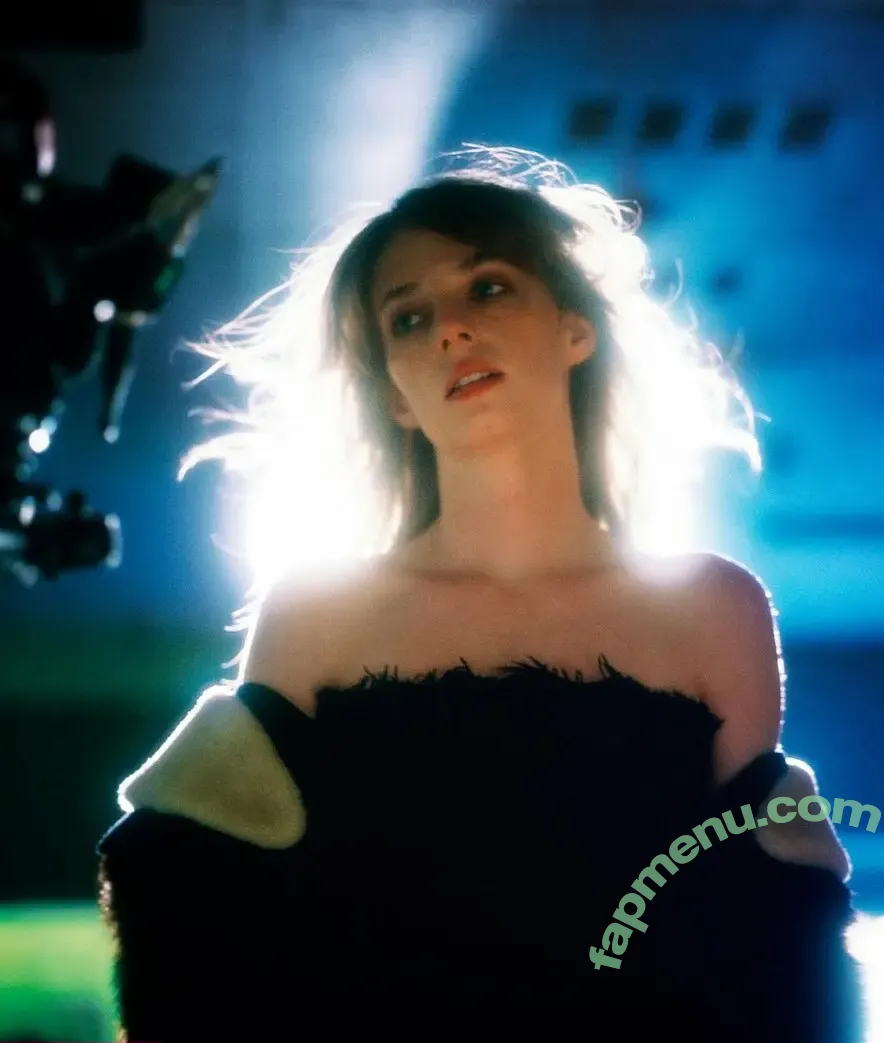 Maya Hawke nude photo #1043 (maya_hawke / neohawk2)