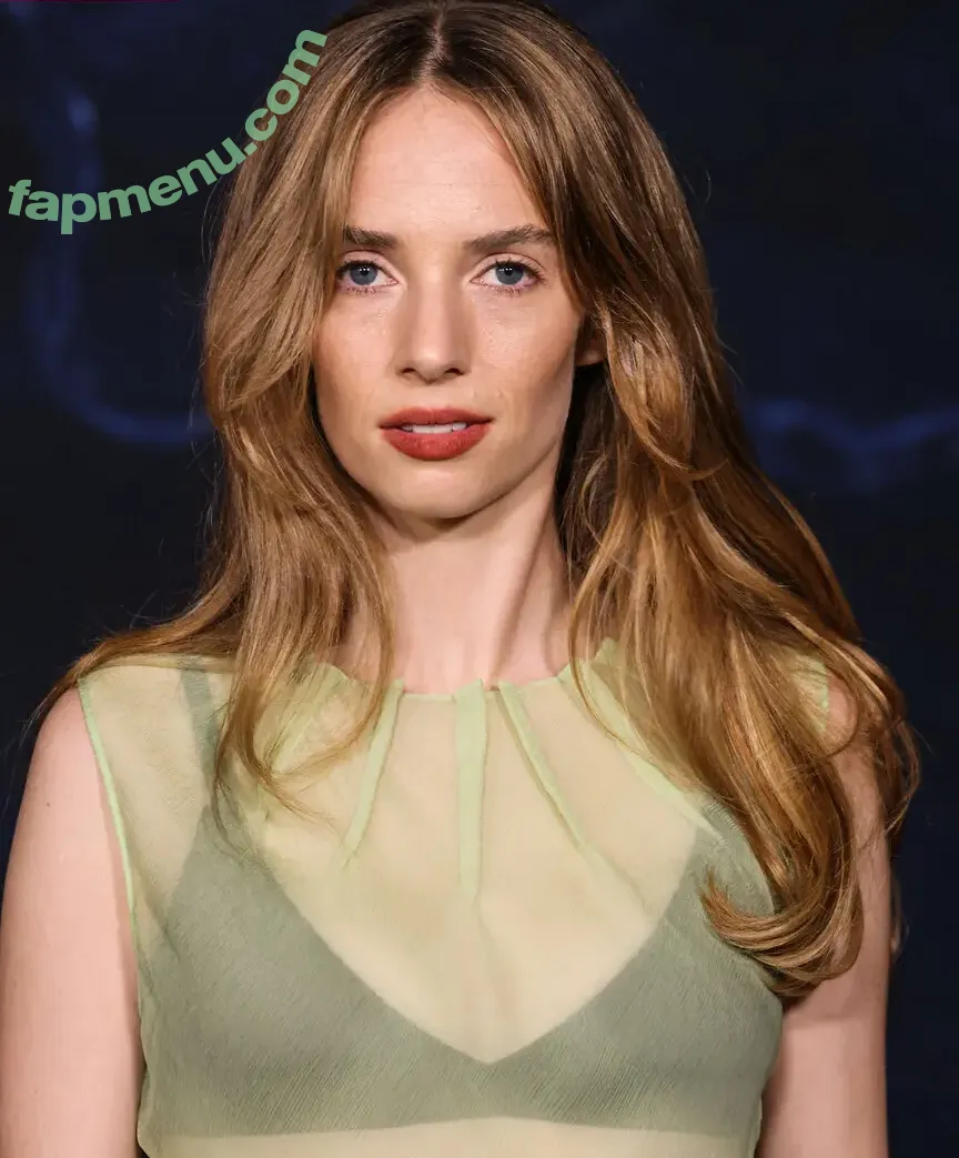 Maya Hawke nude photo #1110 (maya_hawke / neohawk2)