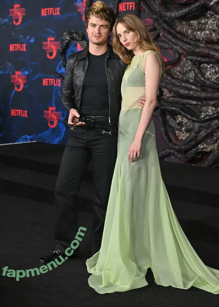 Maya Hawke nude photo #1123 (maya_hawke / neohawk2)