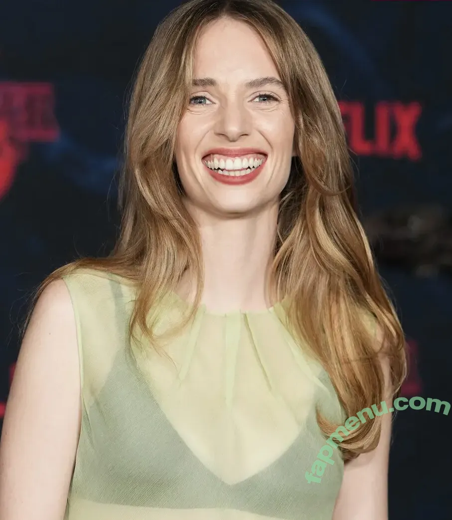 Maya Hawke nude photo #1136 (maya_hawke / neohawk2)