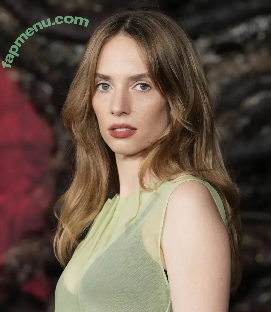Maya Hawke nude photo #1137 (maya_hawke / neohawk2)