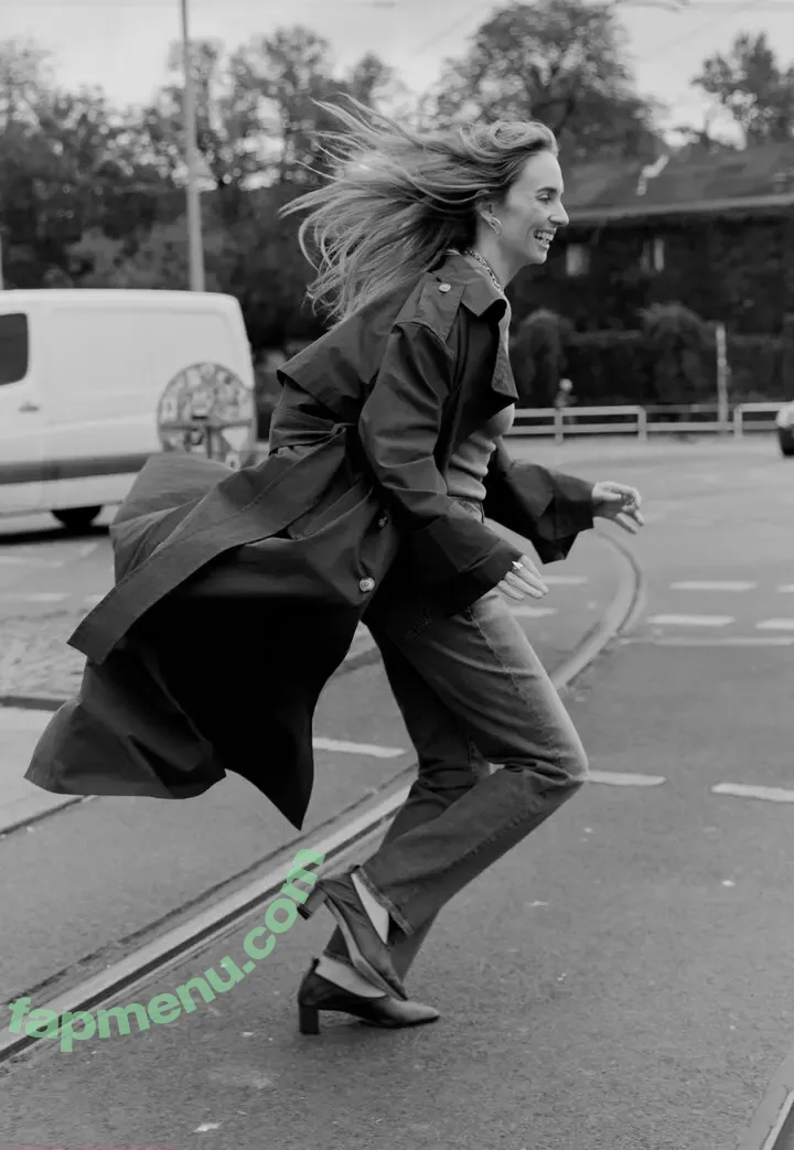 Maya Hawke nude photo #1158 (maya_hawke / neohawk2)