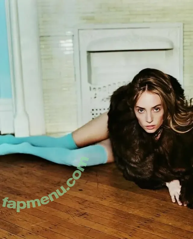 Maya Hawke nude photo #1217 (maya_hawke / neohawk2)