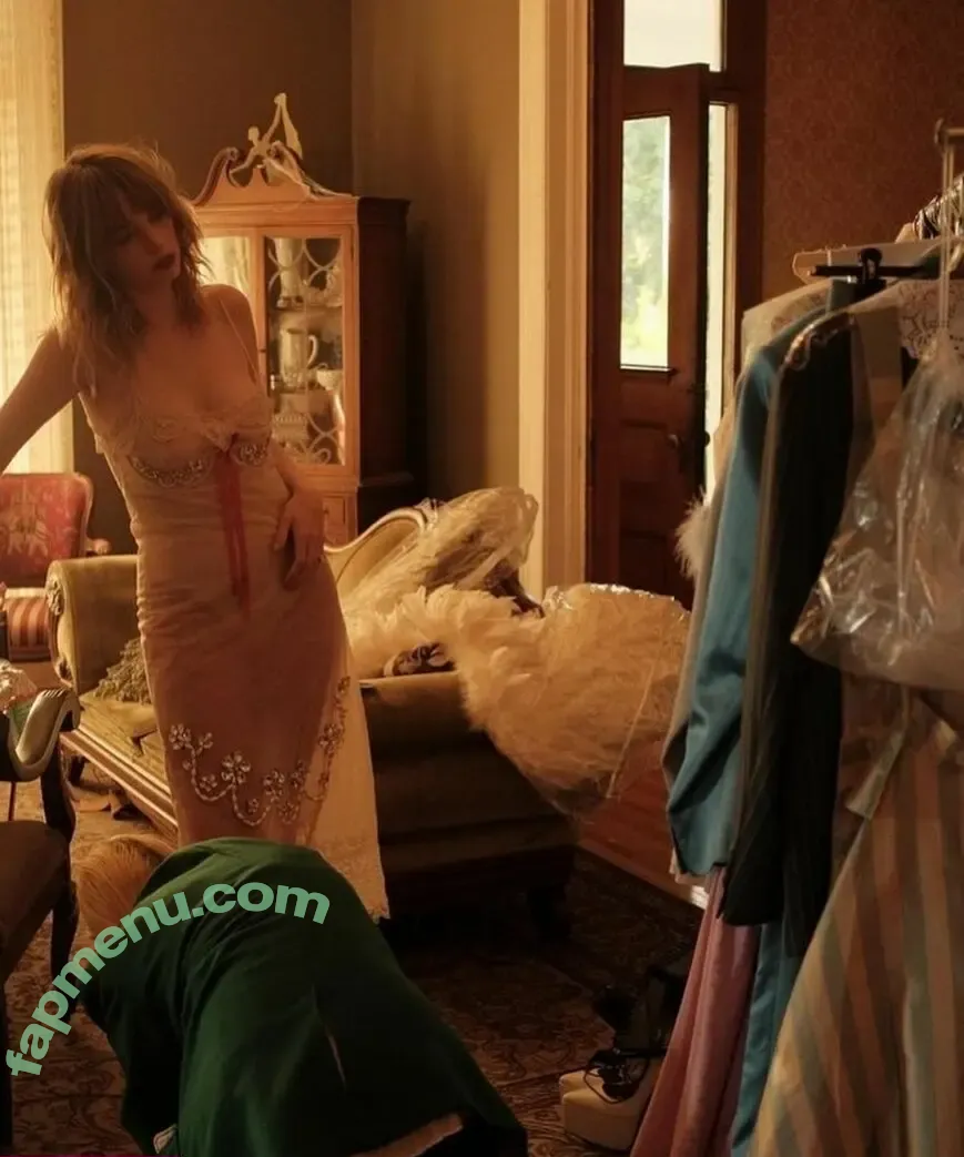 Maya Hawke nude photo #1293 (maya_hawke / neohawk2)