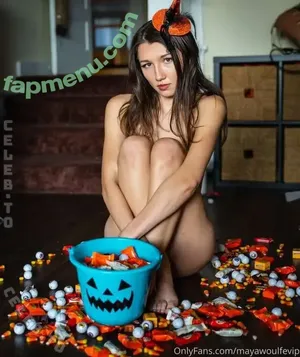 Maya Woulfe / maya_woulfee / mayawoulfe nude photo #0671