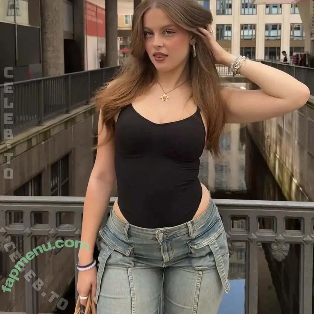 mayaa.zr nude photo #0030 (mayaa.zrr)