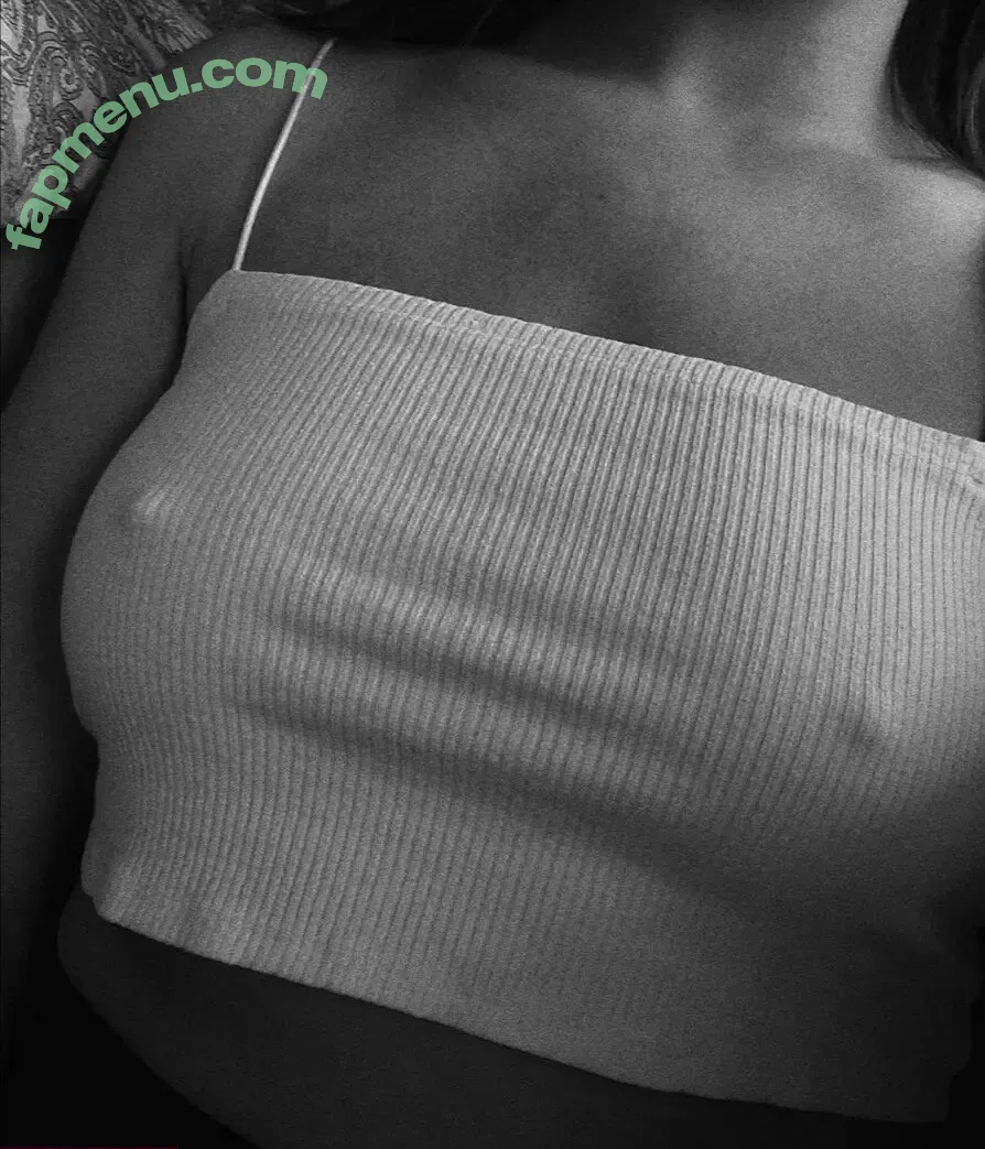 Mayahiee nude photo #0002 (mayahieee_ / mayansfwx)