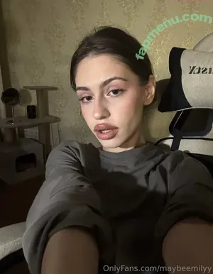 Maybeemilyy / maybeemily nude photo #0027
