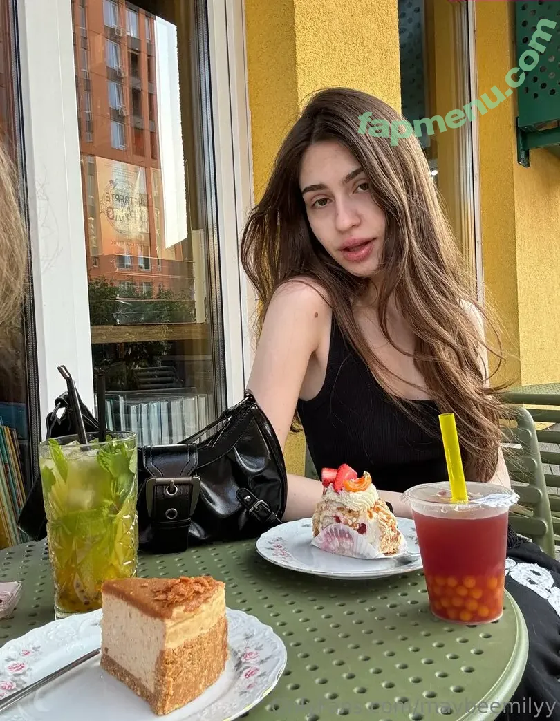 Maybeemilyy nude photo #0018 (maybeemily)