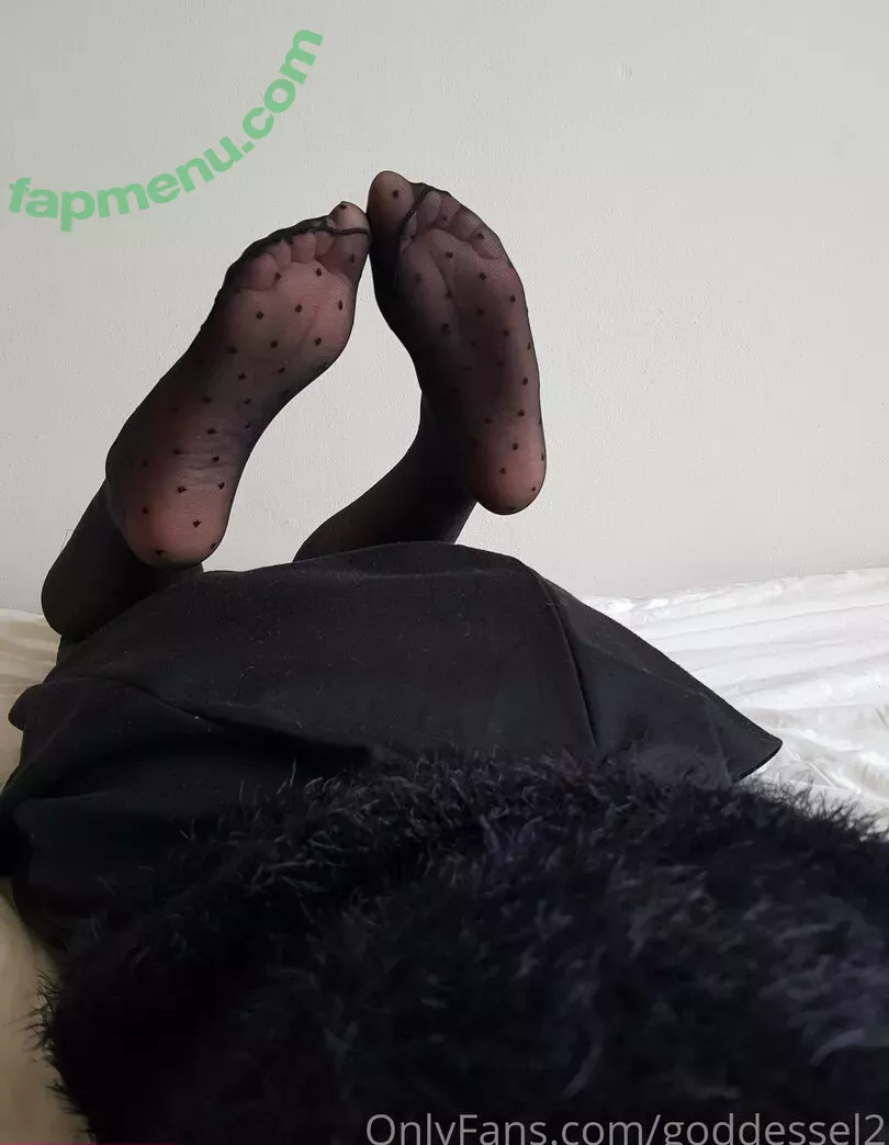 maybel2 nude photo #0035 (maybe_ele2)