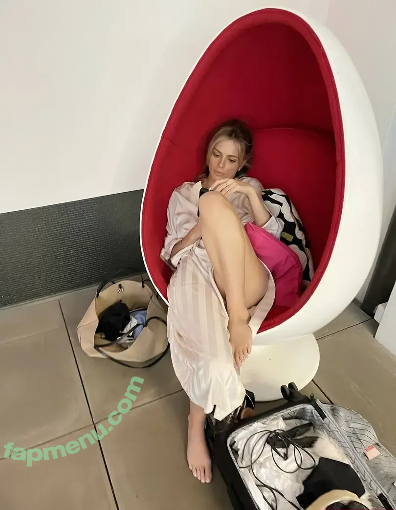 MayContainGirl nude photo #0161 (may.contain.girl)