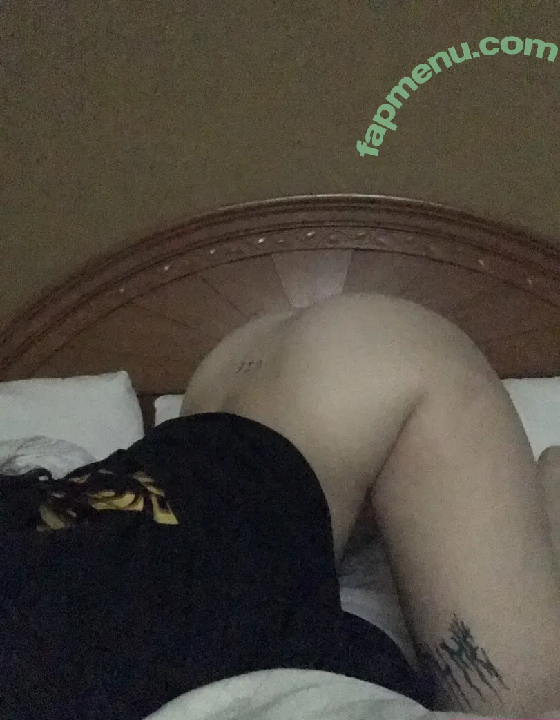 Maydnchina nude photo #0006 (Vampirebabie / madeinnchinnaa)