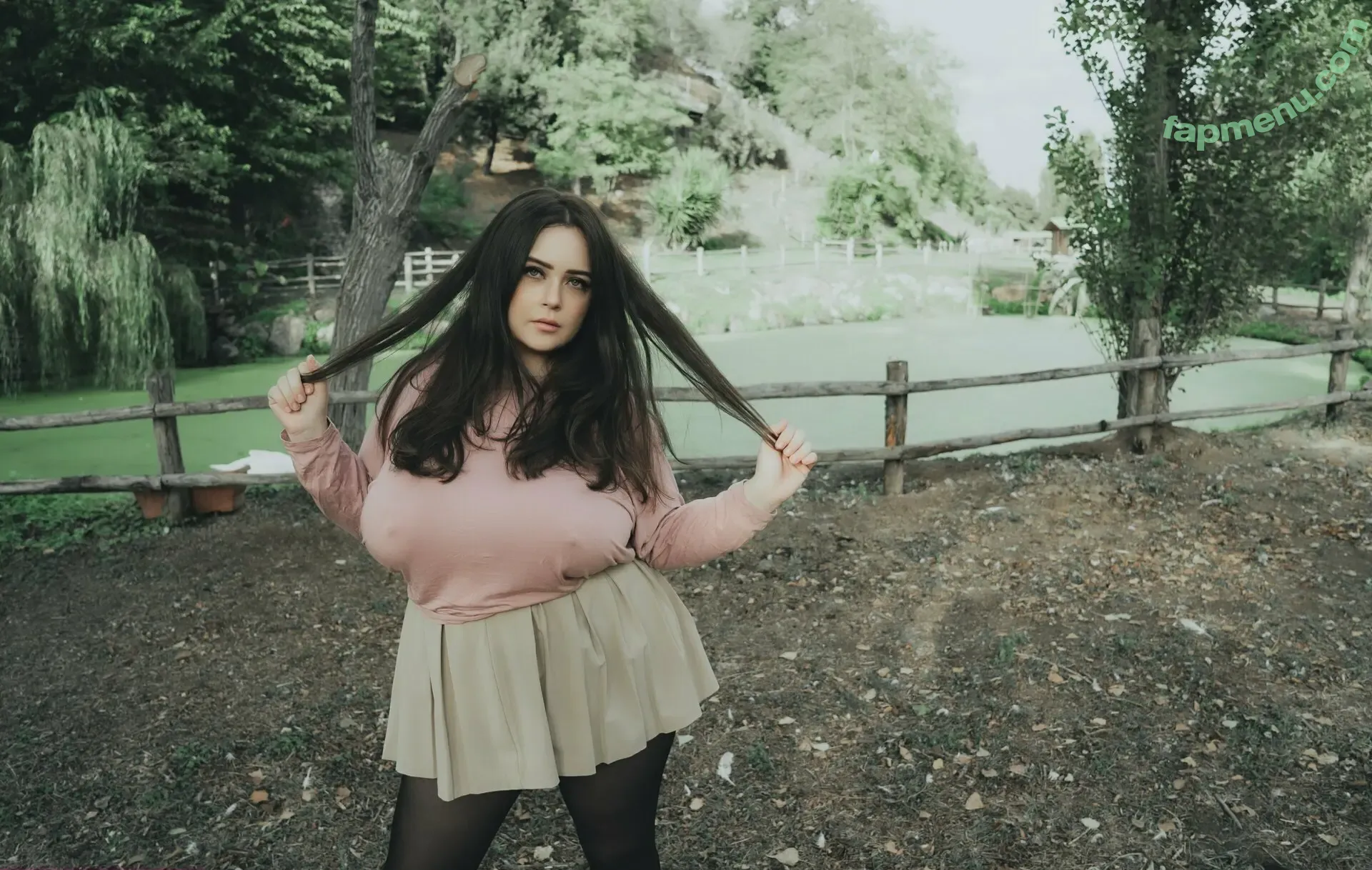 Mayer Lil nude photo #0324 (mayer_lil / mayer_lila)