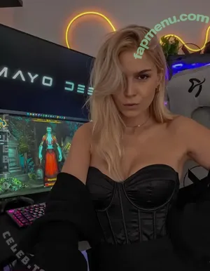 Mayo Dee / mayo_dee / mayo_dee_ nude photo #0148