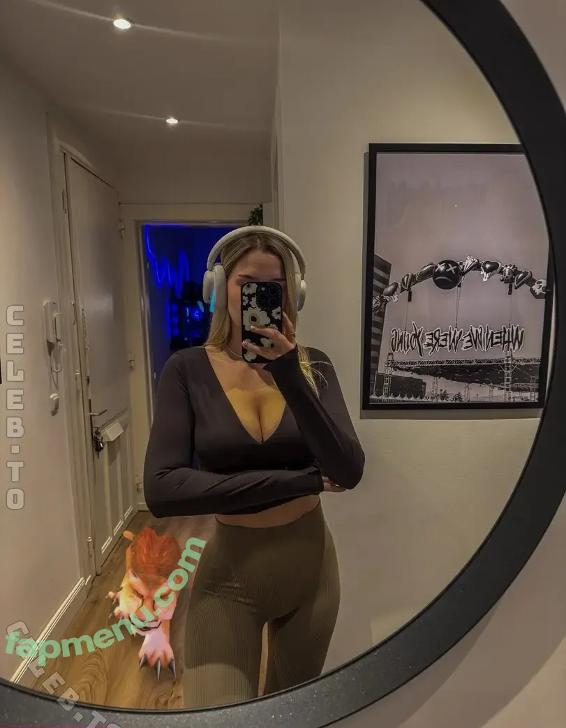 Mayo Dee nude photo #0156 (mayo_dee / mayo_dee_)