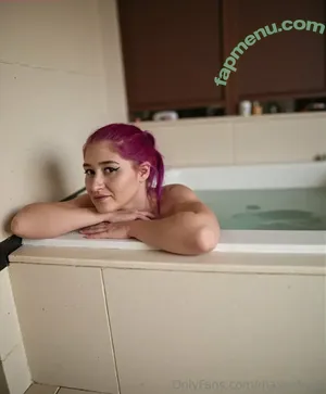  nude photo #0005