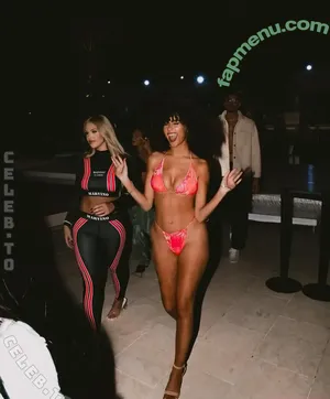 Mbeeco nude photo #0014