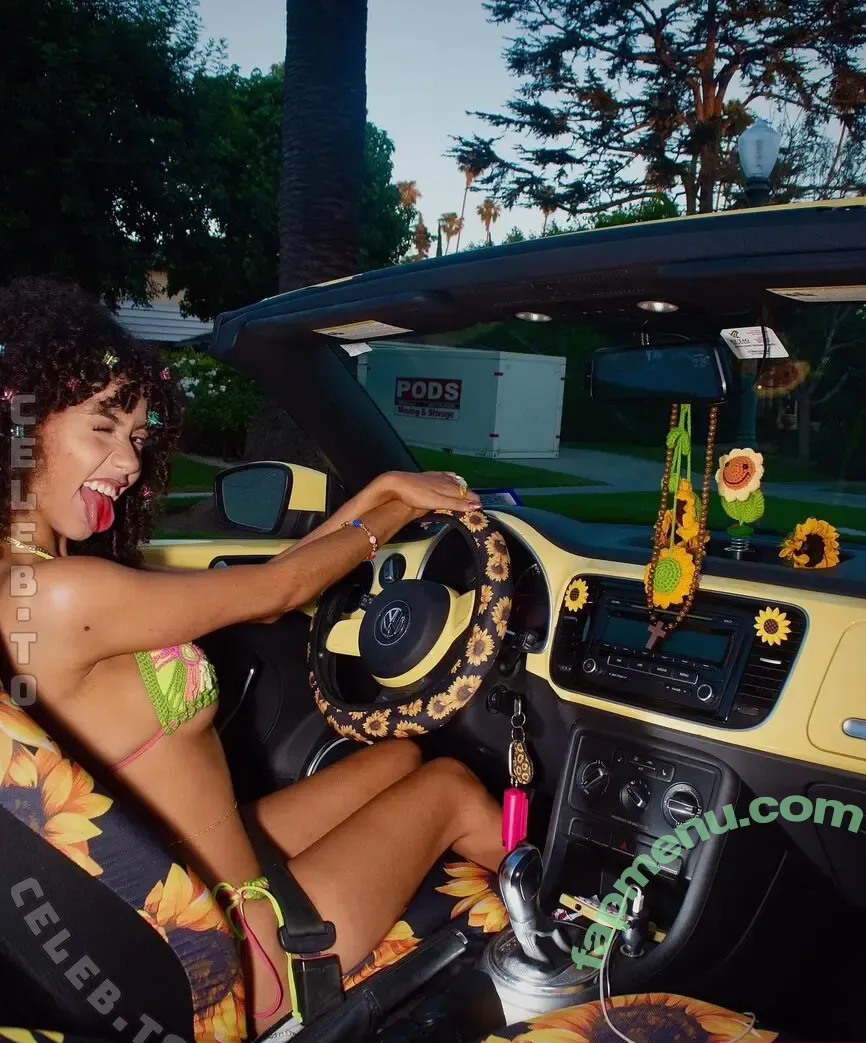 Mbeeco nude photo #0016 (Mbeeco)