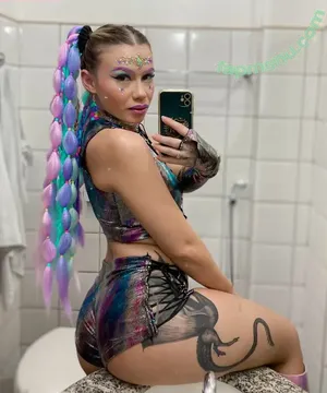 MC Erikah / mcerikah / mcerikahofc nude photo #0040