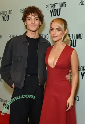 Mckenna Grace / mckennagrace / mckennagraceful nude photo #0271