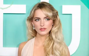 Mckenna Grace / mckennagrace / mckennagraceful nude photo #0280