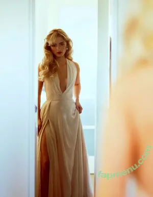 Mckenna Grace / mckennagrace / mckennagraceful nude photo #0367