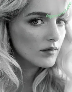 Mckenna Grace / mckennagrace / mckennagraceful nude photo #0385