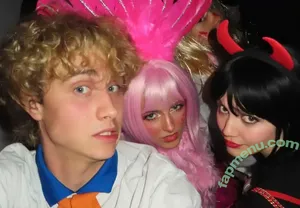 Mckenna Grace / mckennagrace / mckennagraceful nude photo #0414