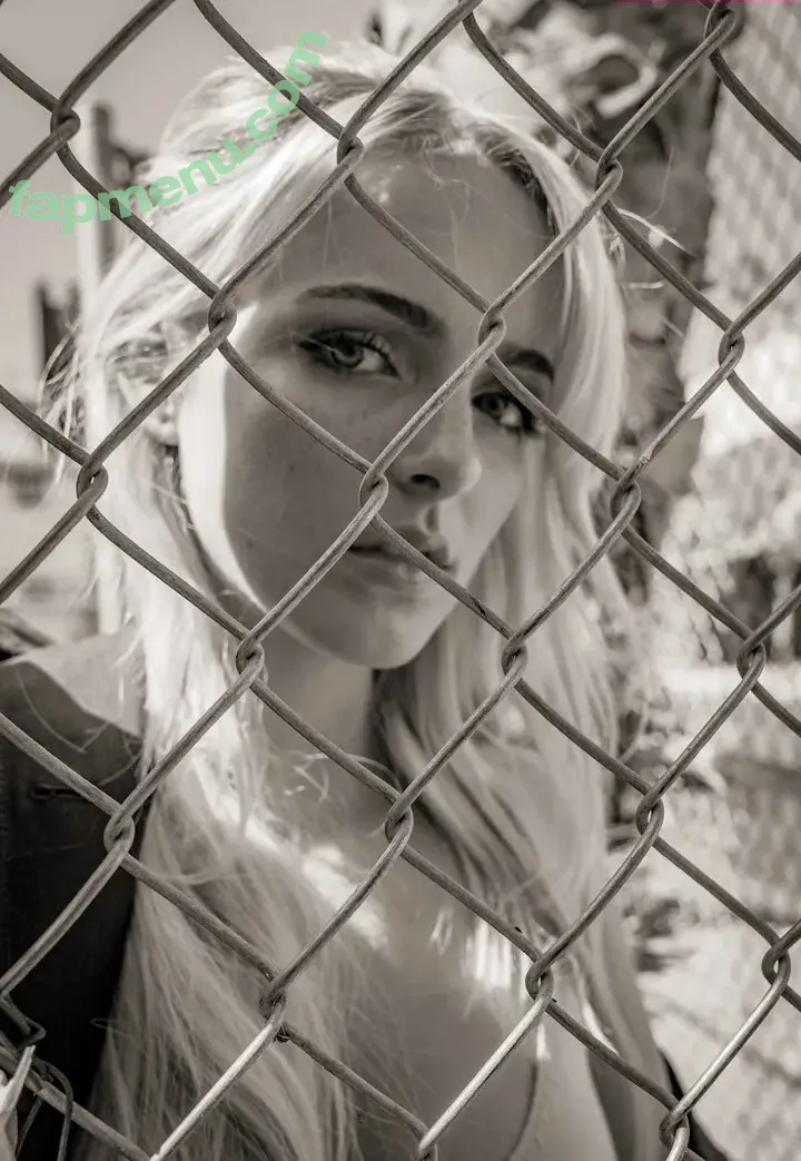 Mckenna Grace nude photo #0061 (mckennagrace / mckennagraceful)