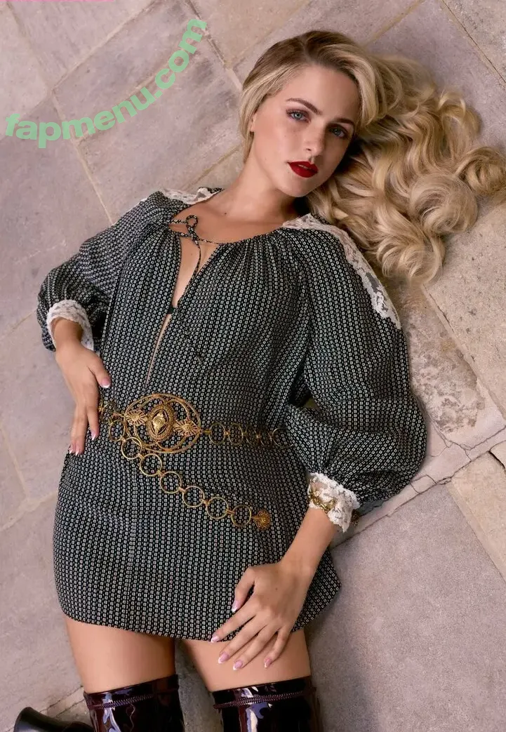 Mckenna Grace nude photo #0112 (mckennagrace / mckennagraceful)