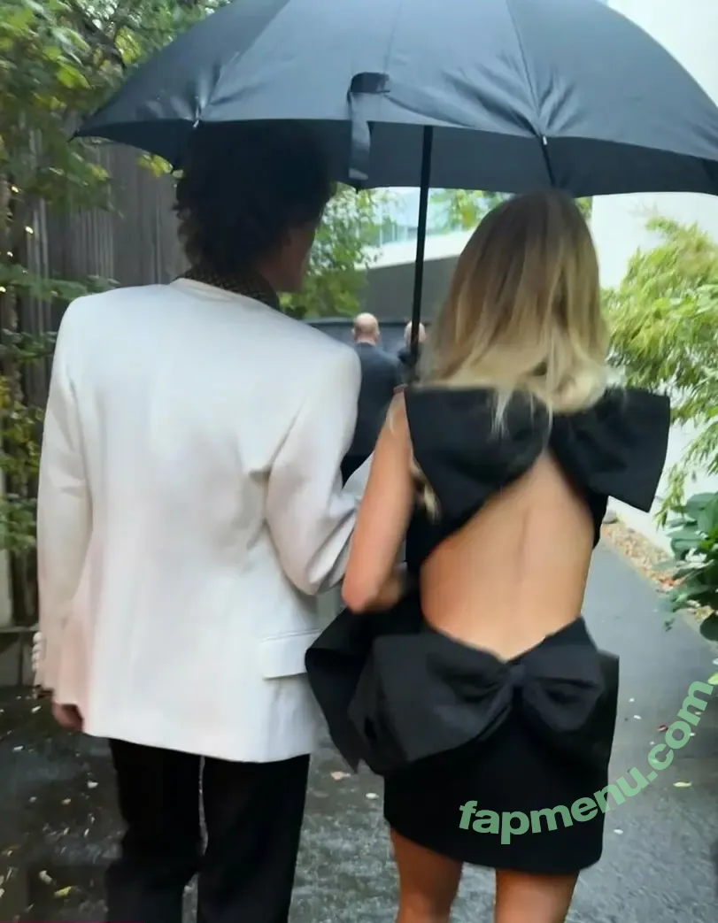 Mckenna Grace nude photo #0243 (mckennagrace / mckennagraceful)