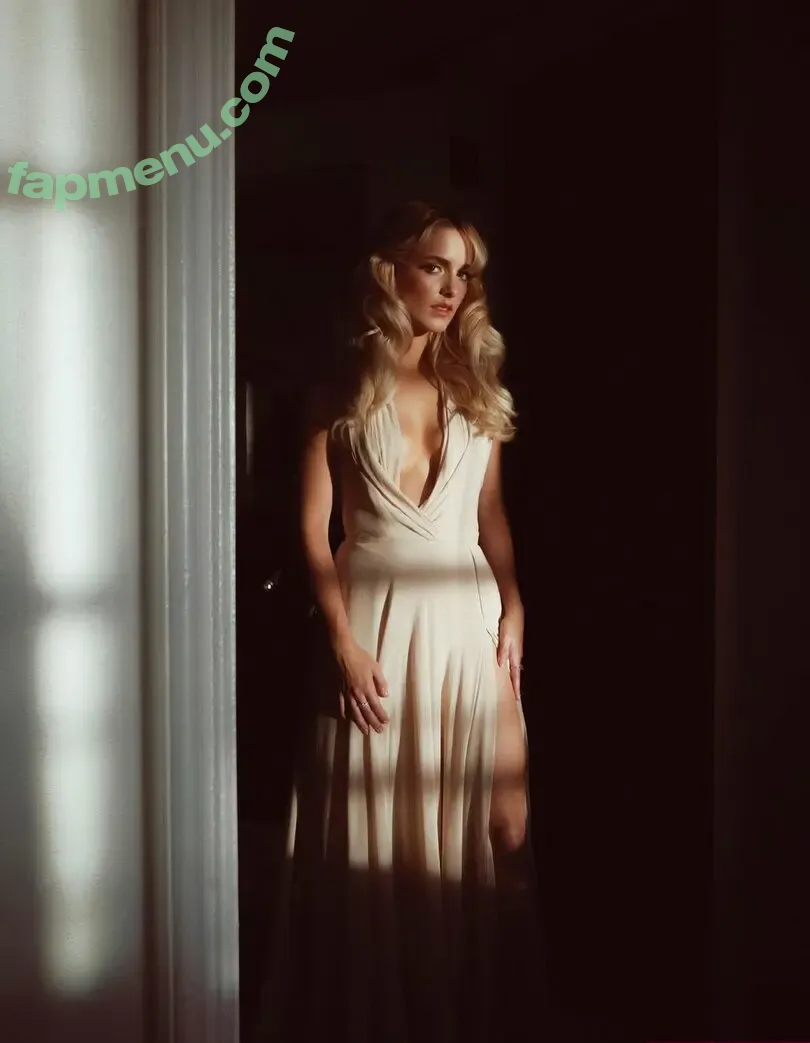 Mckenna Grace nude photo #0364 (mckennagrace / mckennagraceful)