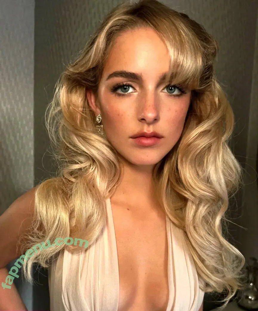 Mckenna Grace nude photo #0371 (mckennagrace / mckennagraceful)