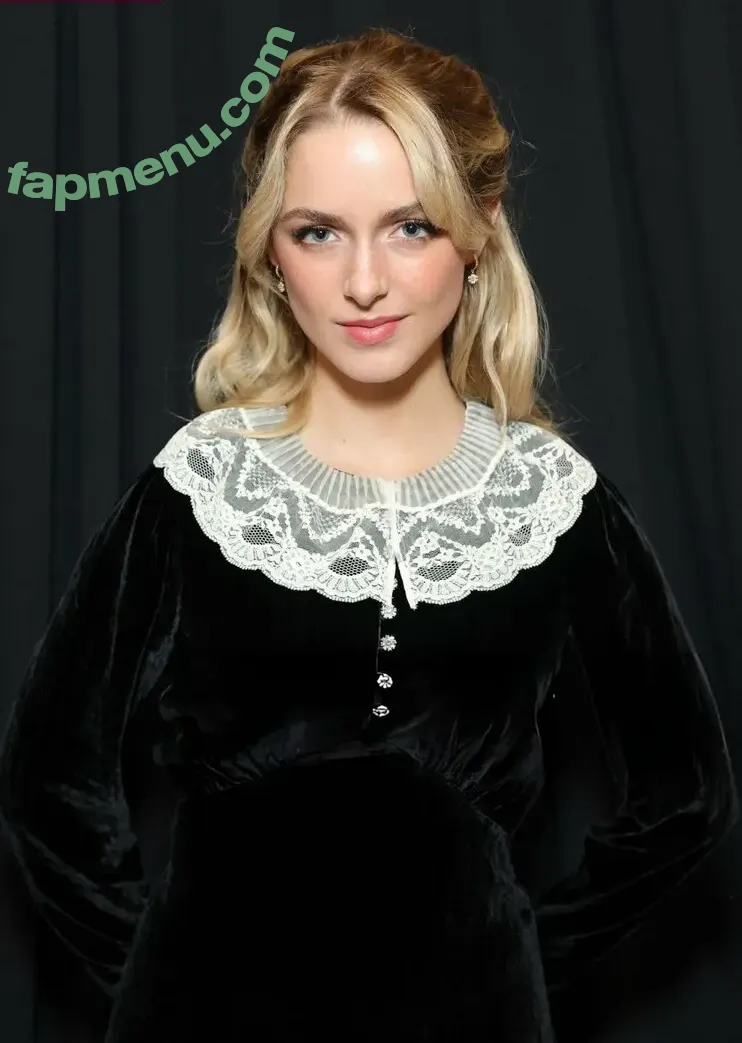 Mckenna Grace nude photo #0570 (mckennagrace / mckennagraceful)