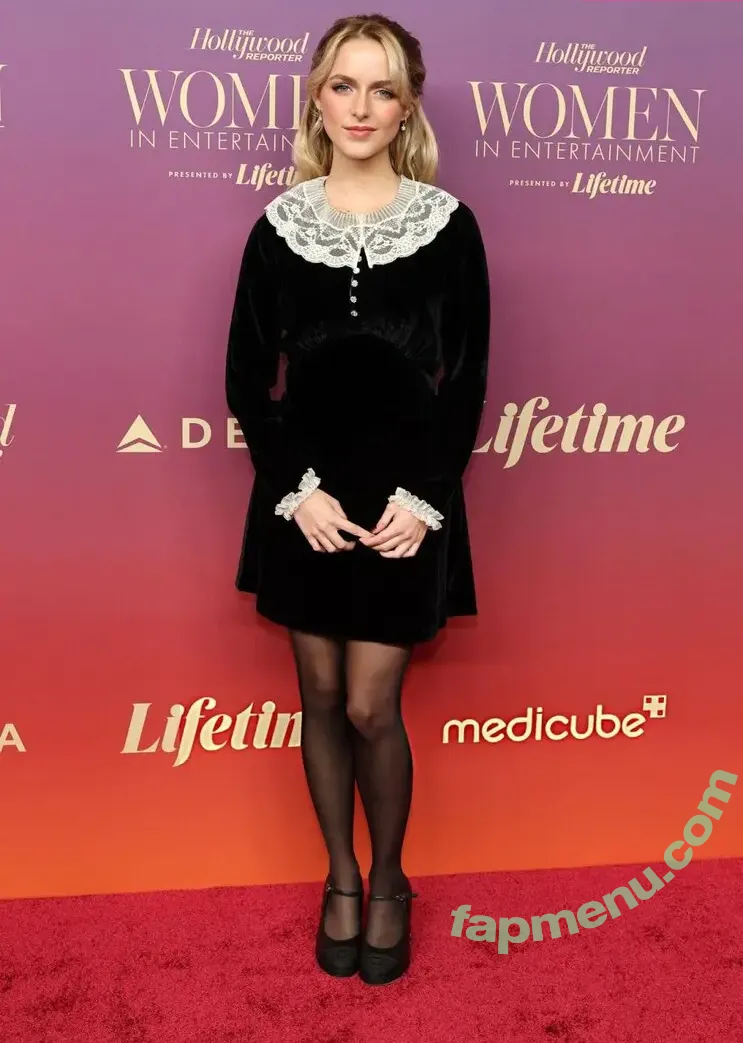 Mckenna Grace nude photo #0572 (mckennagrace / mckennagraceful)