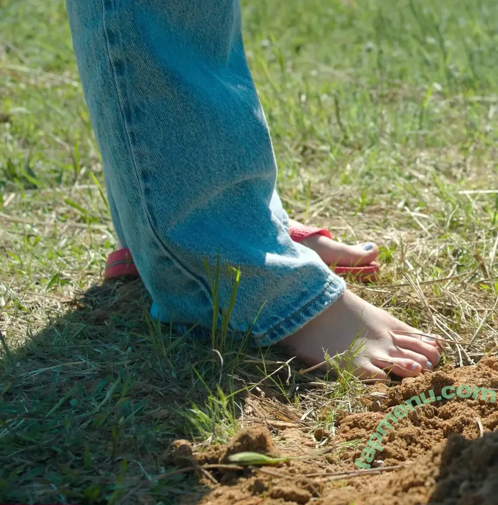 Mckenna Grace nude photo #0581 (mckennagrace / mckennagraceful)