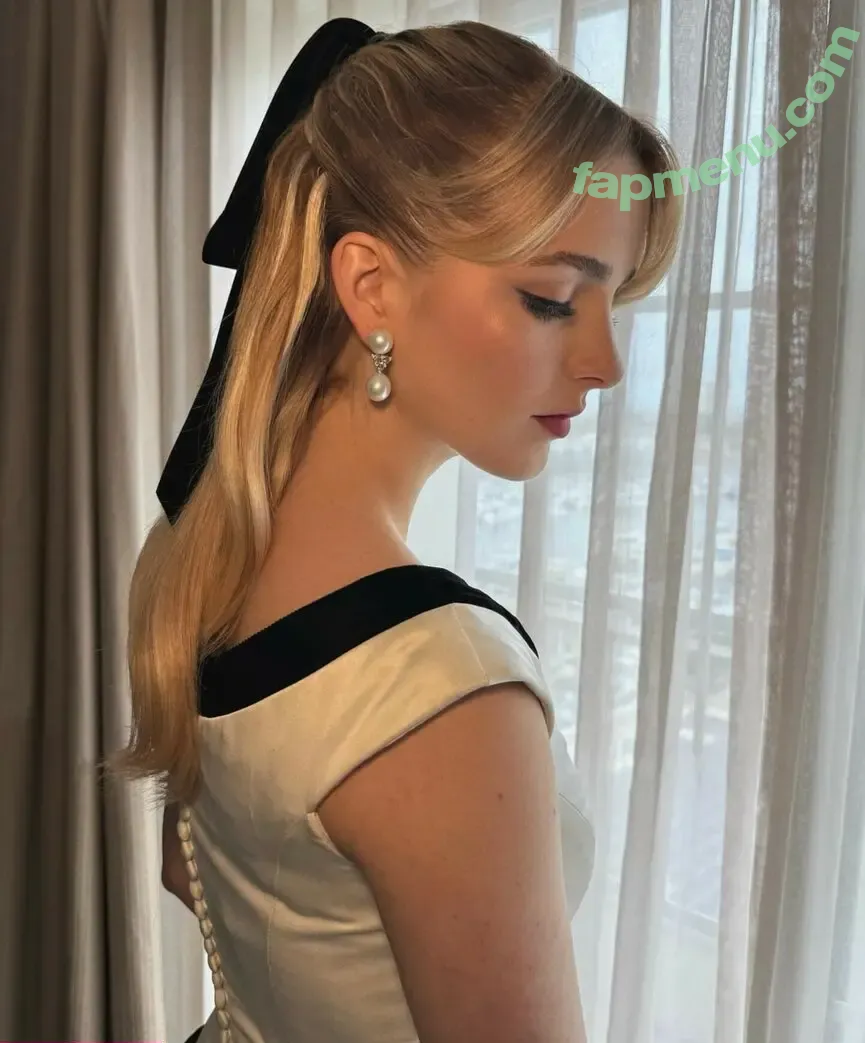 Mckenna Grace nude photo #0638 (mckennagrace / mckennagraceful)