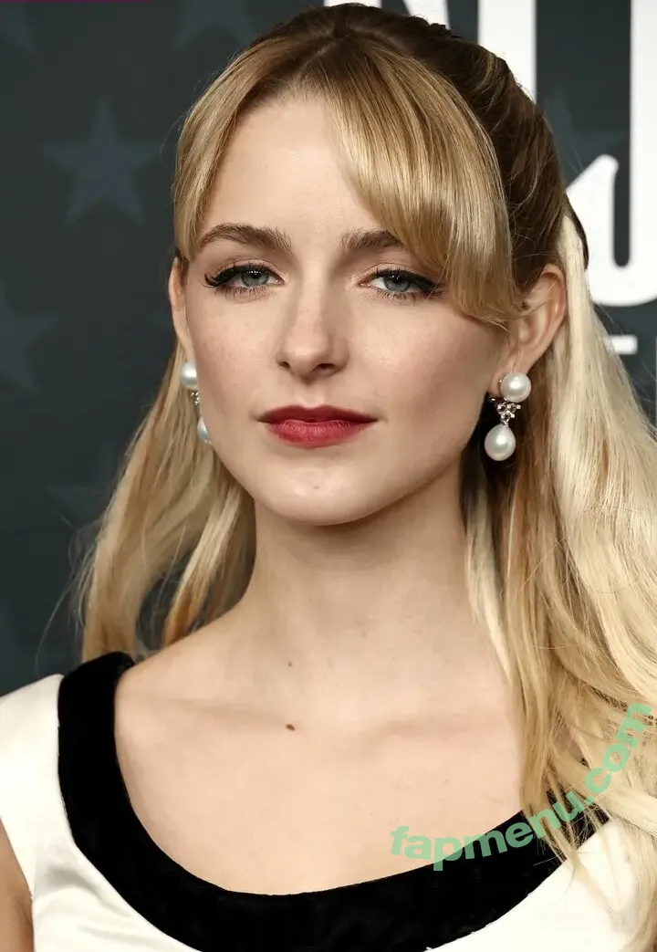 Mckenna Grace nude photo #0642 (mckennagrace / mckennagraceful)