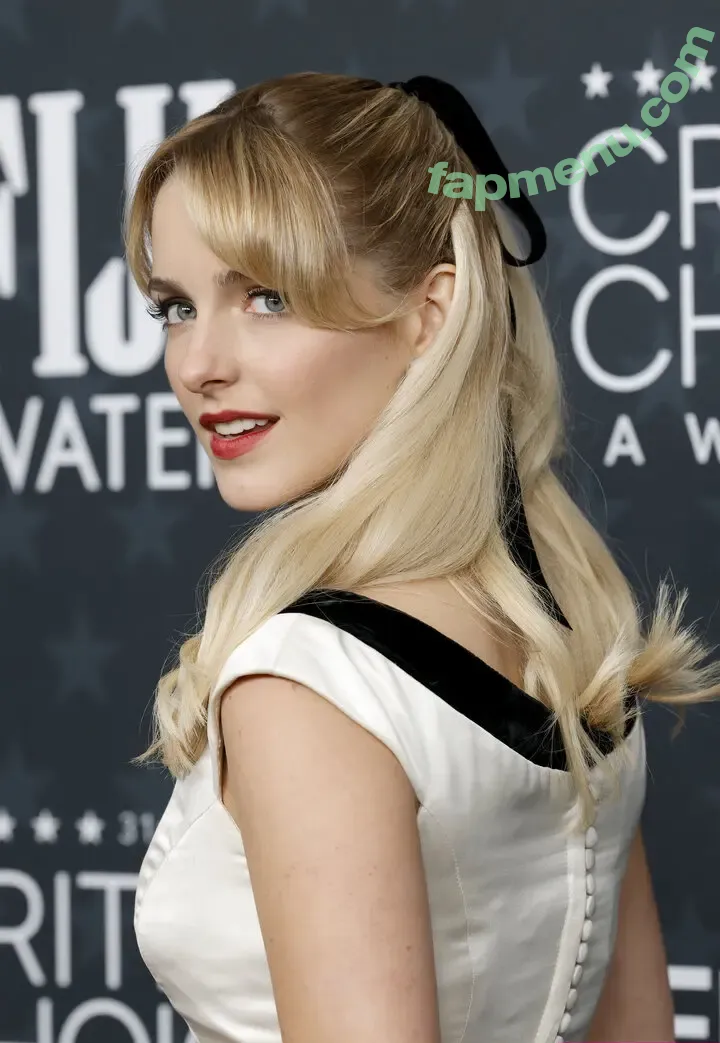 Mckenna Grace nude photo #0649 (mckennagrace / mckennagraceful)