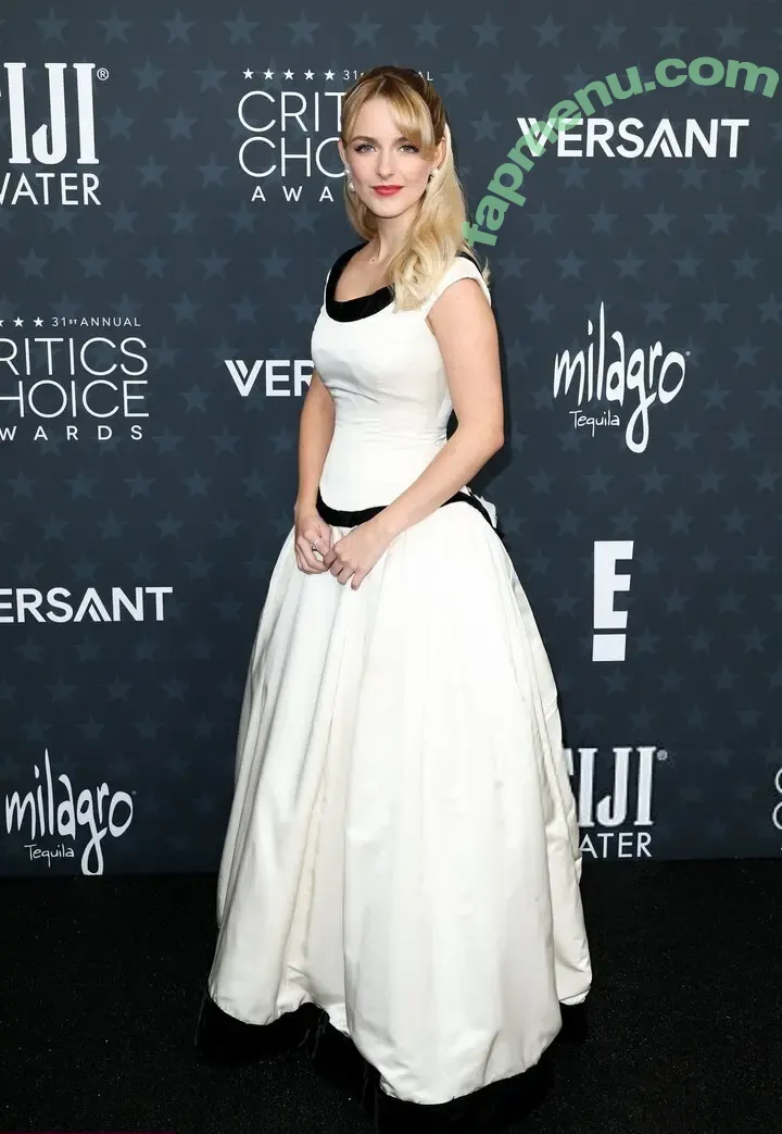 Mckenna Grace nude photo #0665 (mckennagrace / mckennagraceful)