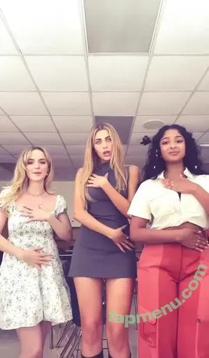 Mckenna Grace / mckennagrace / mckennagraceful nude photo #0016