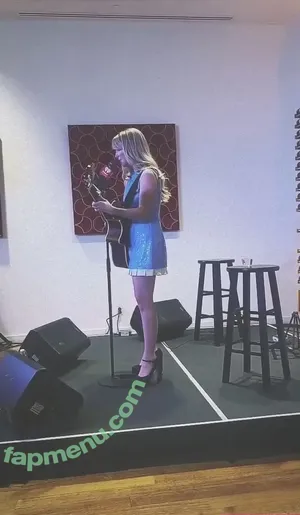 Mckenna Grace / mckennagrace / mckennagraceful nude photo #0022