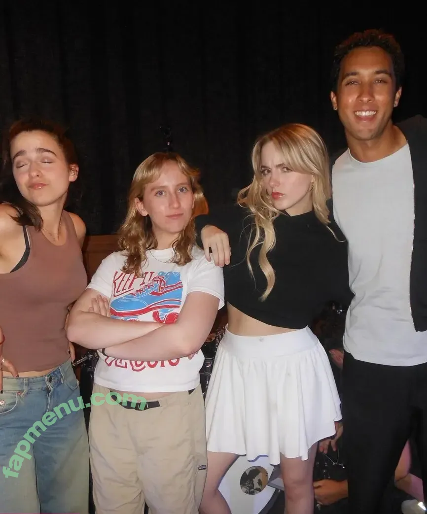 Mckenna Grace nude photo #0027 (mckennagrace / mckennagraceful)