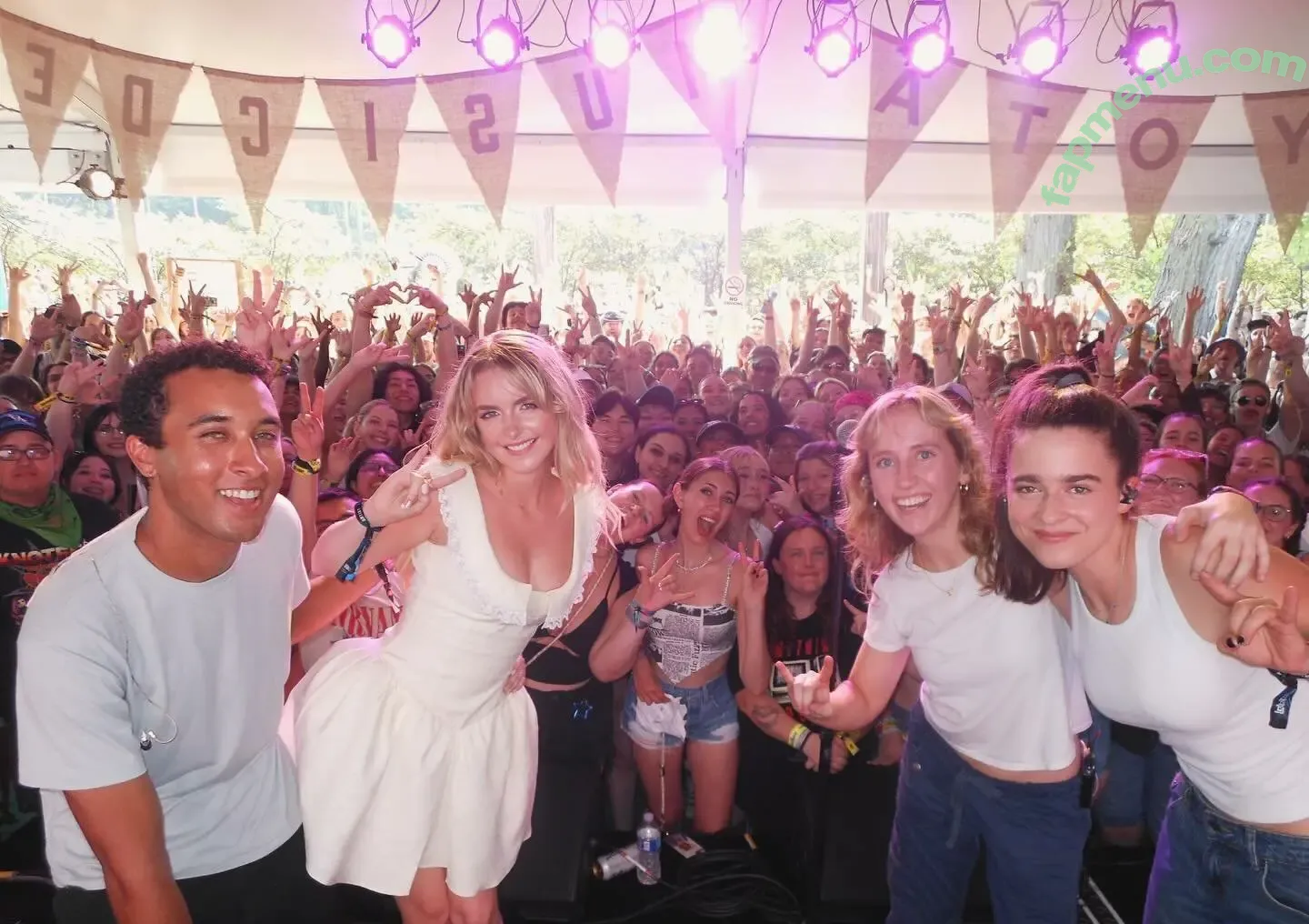 Mckenna Grace nude photo #0039 (mckennagrace / mckennagraceful)